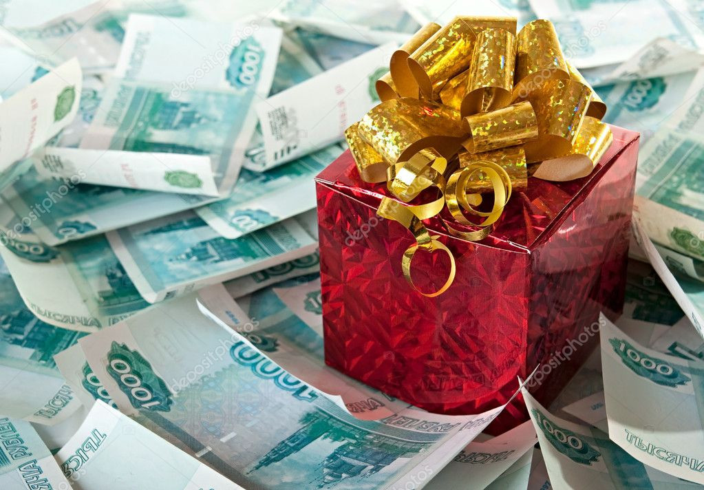 Сколько денег потратили россияне за новогодние праздники