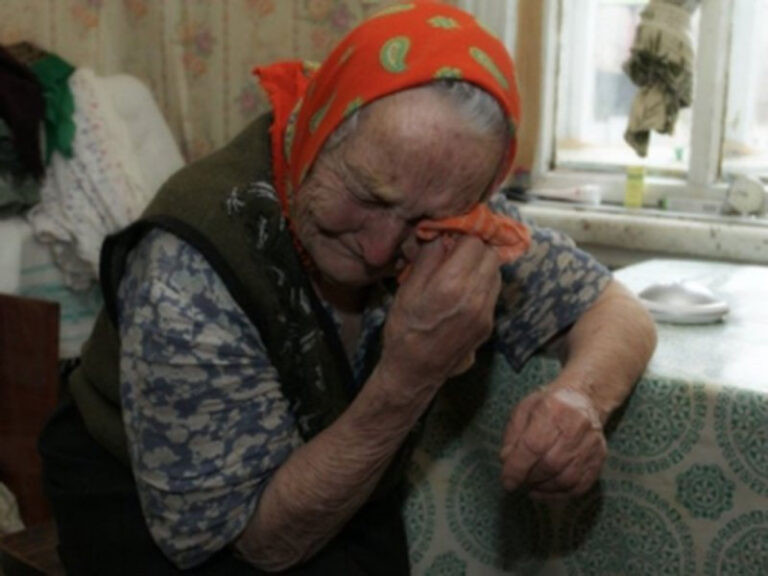 Не пускайте в дом мошенников! Как обманули больную бабушку на 200 тысяч рублей